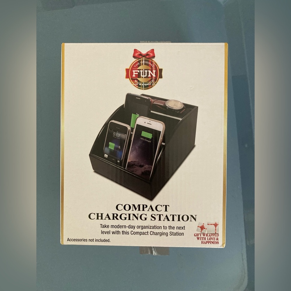 FUN! Compact Charging Station Desk Organizer Phone Dock Valet Gift New In Box